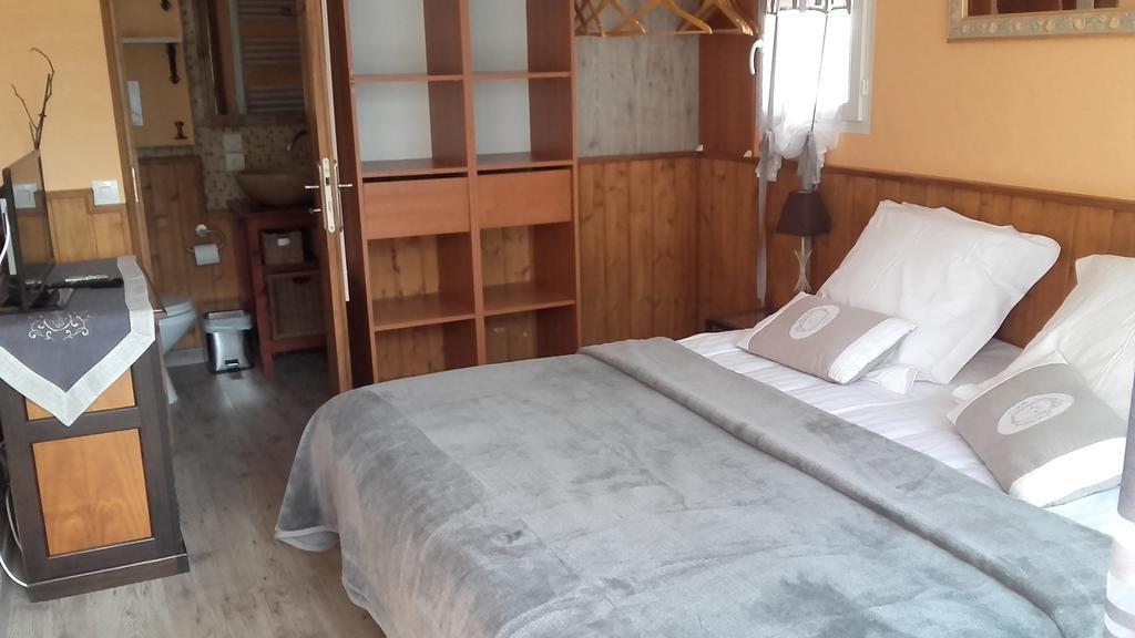 Table De Fred Hotel Le Plan-de-la-Tour ภายนอก รูปภาพ