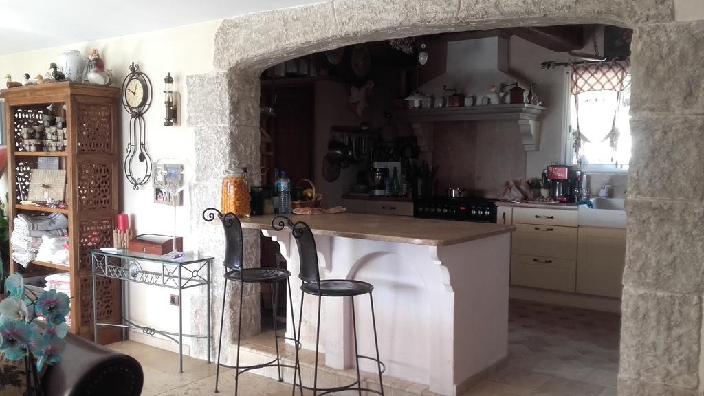 Table De Fred Hotel Le Plan-de-la-Tour ภายนอก รูปภาพ