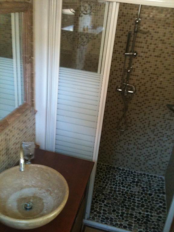 Table De Fred Hotel Le Plan-de-la-Tour ภายนอก รูปภาพ